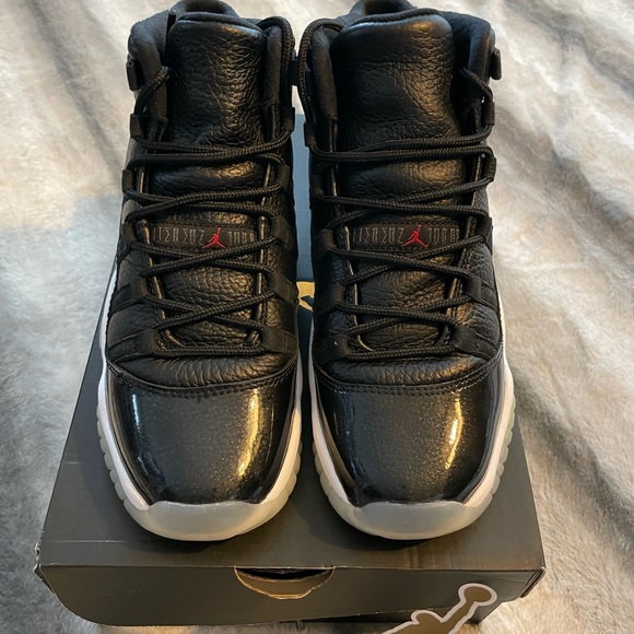 Air Jordan 11 Retro - Picture 2 of 4